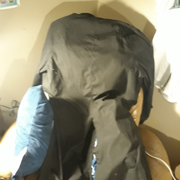 London Fog Trenchcoat - Picture 3 of 4